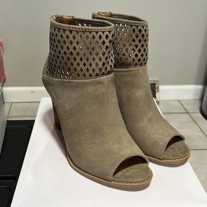 Report brand booties